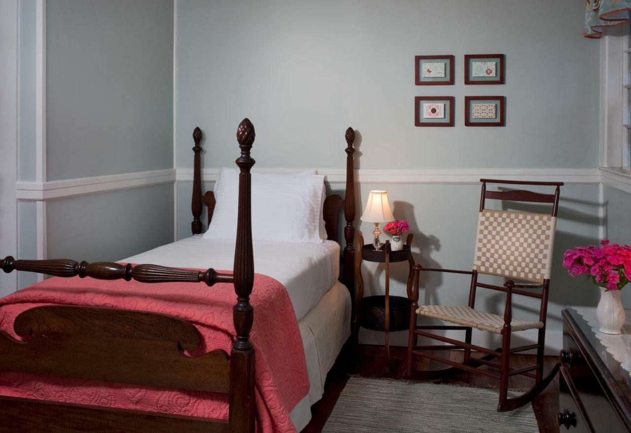 Newcastle Inn Экстерьер фото